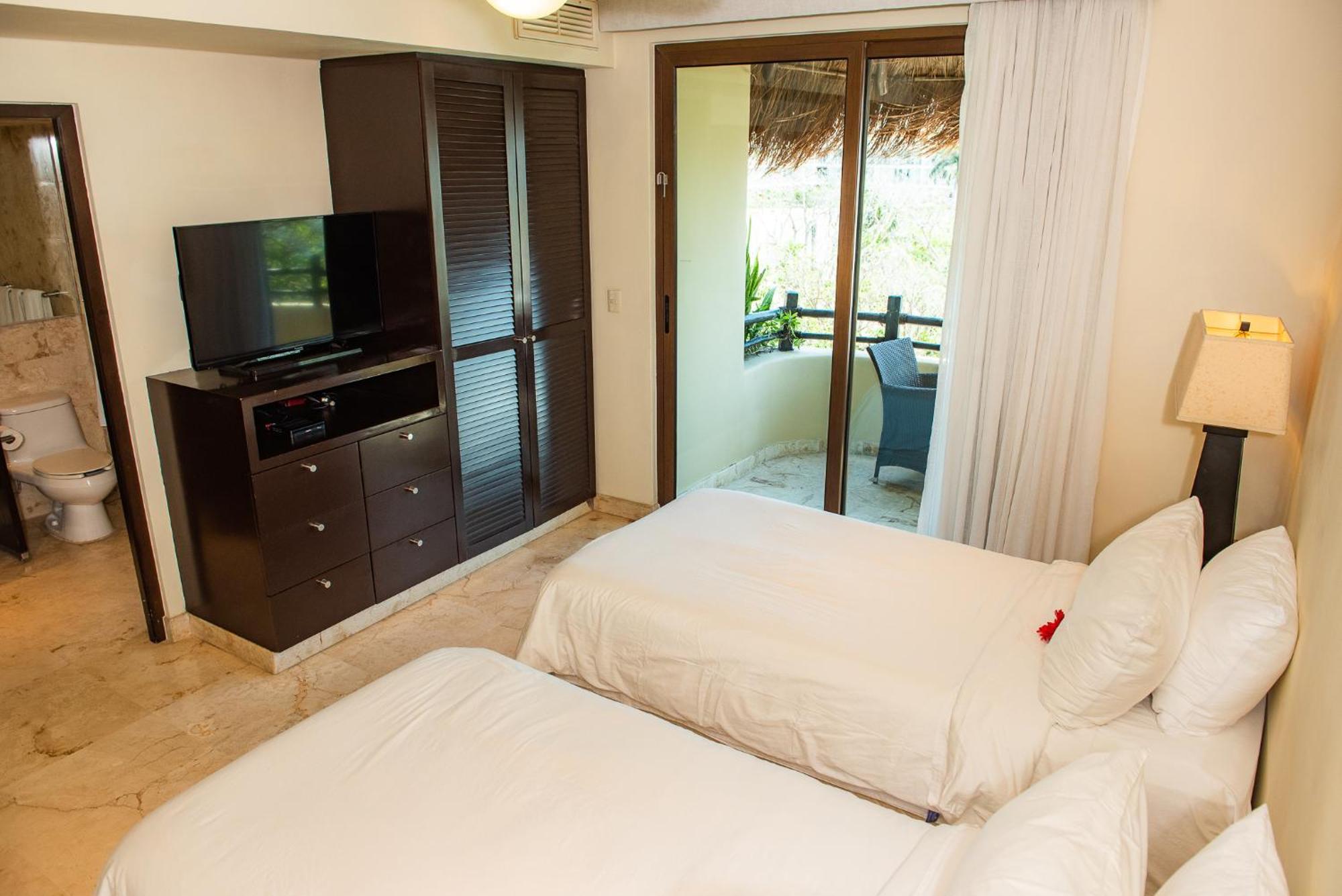 El Taj Oceanfront And Beachside Condo Hotel Playa del Carmen Bilik gambar